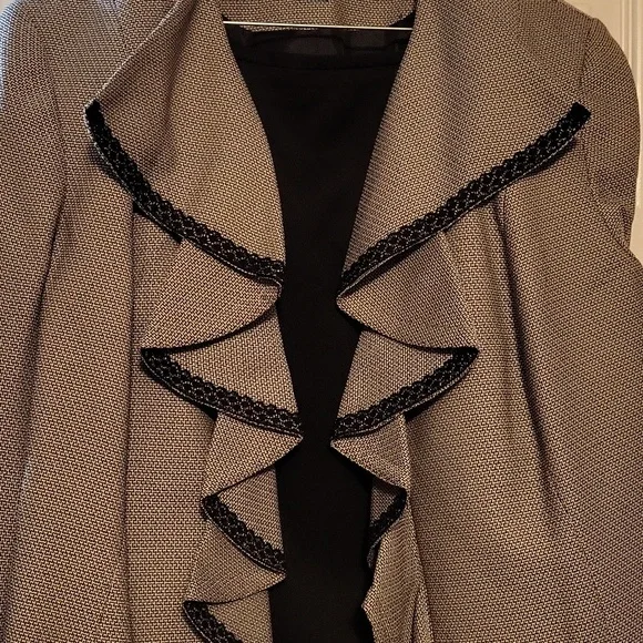 Isabella Jacket And Skirt Suit - Picture 2 of 6